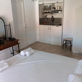 Ξενοδοχείο ΑΡΓΩ, hotel u Mirini