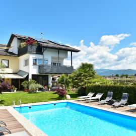 Haus Matha, hotelli kohteessa Cornaiano