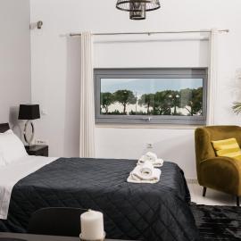 Byron Luxury Apartments, hotell i Aigio