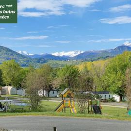 Camping Parc d'Audinac les Bains 3 étoiles - Piscine chauffée - Vue montagne, khách sạn ở Saint-Girons