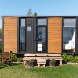 Ruffell Ranch Cabin by Tiny Away、Tarrasのホテル