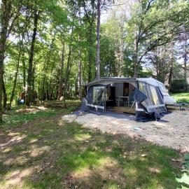 Caravane La Clairière, hotel in Manaurie