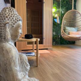 Suite romantique - Escale à Bali, hotel en Broons