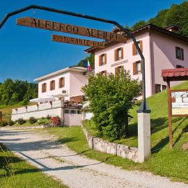 Albergo Alpino da Tullio, hotel en Avio