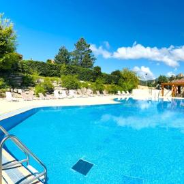 Vacances Leo Lagrange - Le Village des Lavandes, hotel em Montbrun-les-Bains
