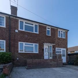 Stylish and comfortable 4-Bedroom Retreat in the Heart of Chelmsford, hotel in Chelmsford