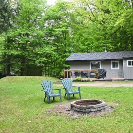 Muskoka Manor STR-2025-168, hotel in Dwight