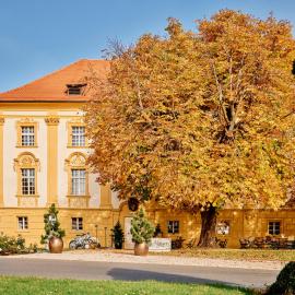 TAUROA Hofwirt, хотел в Seckau
