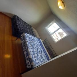 Stay in Waterloo-Kitchener-Downtown-FREE WIFI & PARKING, hotel a Waterloo