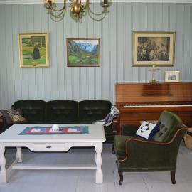 Large house by nature reserve, Hotel in Ystrebø