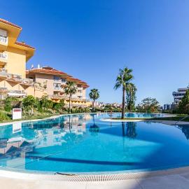 Reserva del Higuerón Boutique Apartments, готель у місті Фуенхірола