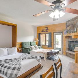 2 Mi to Granby Ranch: Mtn Condo w/ Hot Tub!, hotel Granbyban