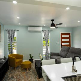 Xoop Homes - Zinnia #2, hotel em Osbourn