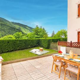 Giardino sul Lago - Vista su lago e montagne a Molveno, хотел в Молвена