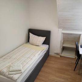 Zentrale 3 Zimmer Unterkunft mit Parkplatz