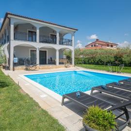 Amazing Apartment In Porec