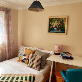 Cozy room near Heathrow