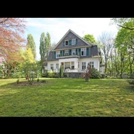 Villa Solingen - flexible & sehr günstige möblierte Zimmer auf Zeit möglich, hótel í Solingen