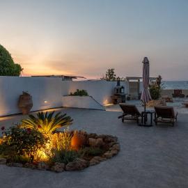 Sandy Steps Beachfront Apartments – hotel w mieście Malia