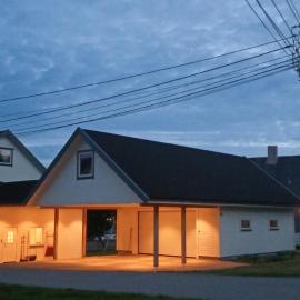 Spacious home with 3 bedrooms, 2 bathrooms and sauna in Vadsø 220m2, hotelli Vesisaaressa