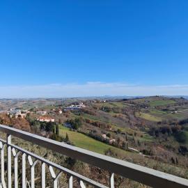 CASA DORIS Montecarotto, Le Marche - Top Lage, Glasfaser WIFI, neu renoviert