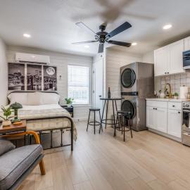 The Vanderbilt Mansion Apt 10 Near Downtown & TWU