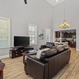 Luxury 2 bedroom townhouse #4, hotel in Lake Charles