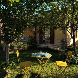 B&B Dimora delle Ninfee، فندق في Pollutri