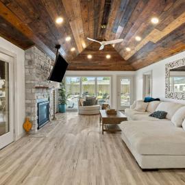 4 Bedroom Home with Pool