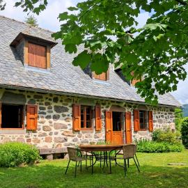 Le refuge de la vallée - 4 à 6 pers - proche de Salers