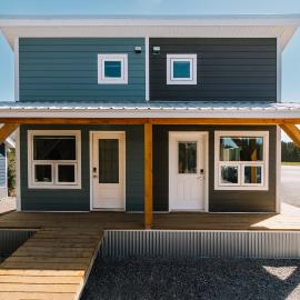 Adventure Knap Shack, готель у місті Нордегг