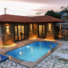 Mountain View House with Pool Near Olympos Adrasan, hotel a Kumluca