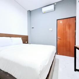 Tentram Guesthouse near Amikom Mitra RedDoorz