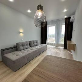 Апартаменти в ЖК City Park поруч з басейном, hotel v destinácii Čerkasy