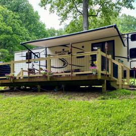 Jennys creekside bliss, hotel in Otto