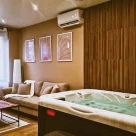 Love Room G-Spa private, hotel in Saint-Quentin