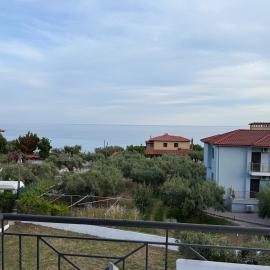 Theros Apartments, hotelli kohteessa Mola Kalyva