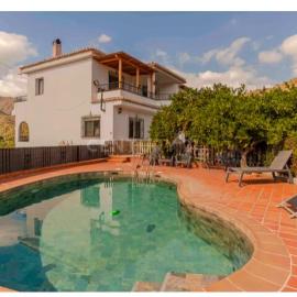 Villa Alborada con Piscina, hotel a Guájar-Faragüit