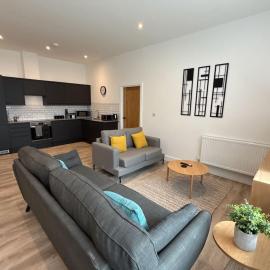 Luxury 2 bedroom 2 bathroom All ground floor centrally located - 1 Queen Street - Ashbrook Serviced Apartments โรงแรมในอาบิงดอน