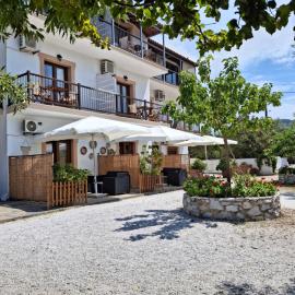 Giasemi Apartments