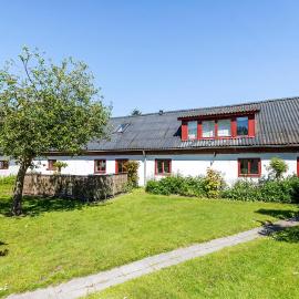 Lovely Home In Nibe With Lake View、Nibeのホテル