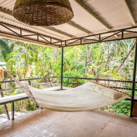 CAHAYA Nest Self-Service Home in Rainforest with Kitchen - AC, Monkeys, Bats!, hotel a Subic Bay Intl