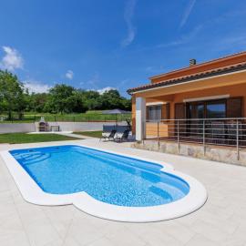 Holiday Home Tina by Interhome