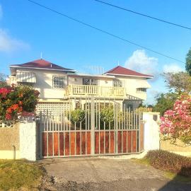 Castlevue B&B โรงแรมในมอนเทโกเบย์