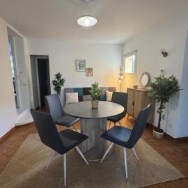 Petite maison indépendante, ξενοδοχείο σε Uzes