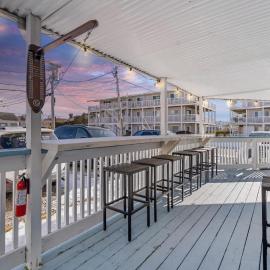 Shangri-La Escape-Steps to Beach and Marina-AC