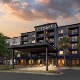 Courtyard by Marriott Myrtle Beach Barefoot Landing: Myrtle Beach'te bir otel
