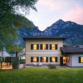 VILLA MARGHERITA - 5 minutes from Dolomiti Super Ski, hotel u gradu 'Ziano di Fiemme'