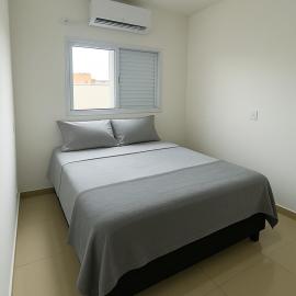 Apto Novo com Ar e Wi-Fi Perto da UFU Monte Carmelo, hotel v destinaci Monte Carmelo