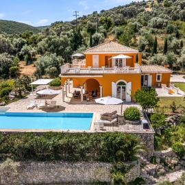 Kronos Estate Lefkada - 5 star luxury, hotel in Mikros Gialos